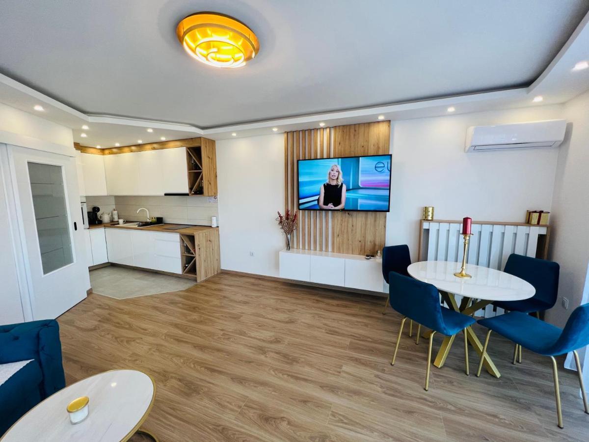 Grand Lux Apartment Добой Екстериор снимка