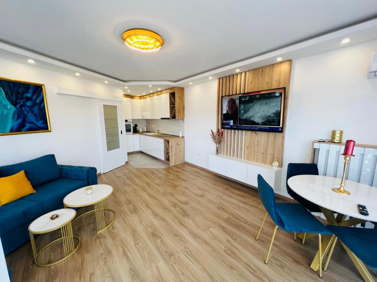 Grand Lux Apartment Добой Екстериор снимка
